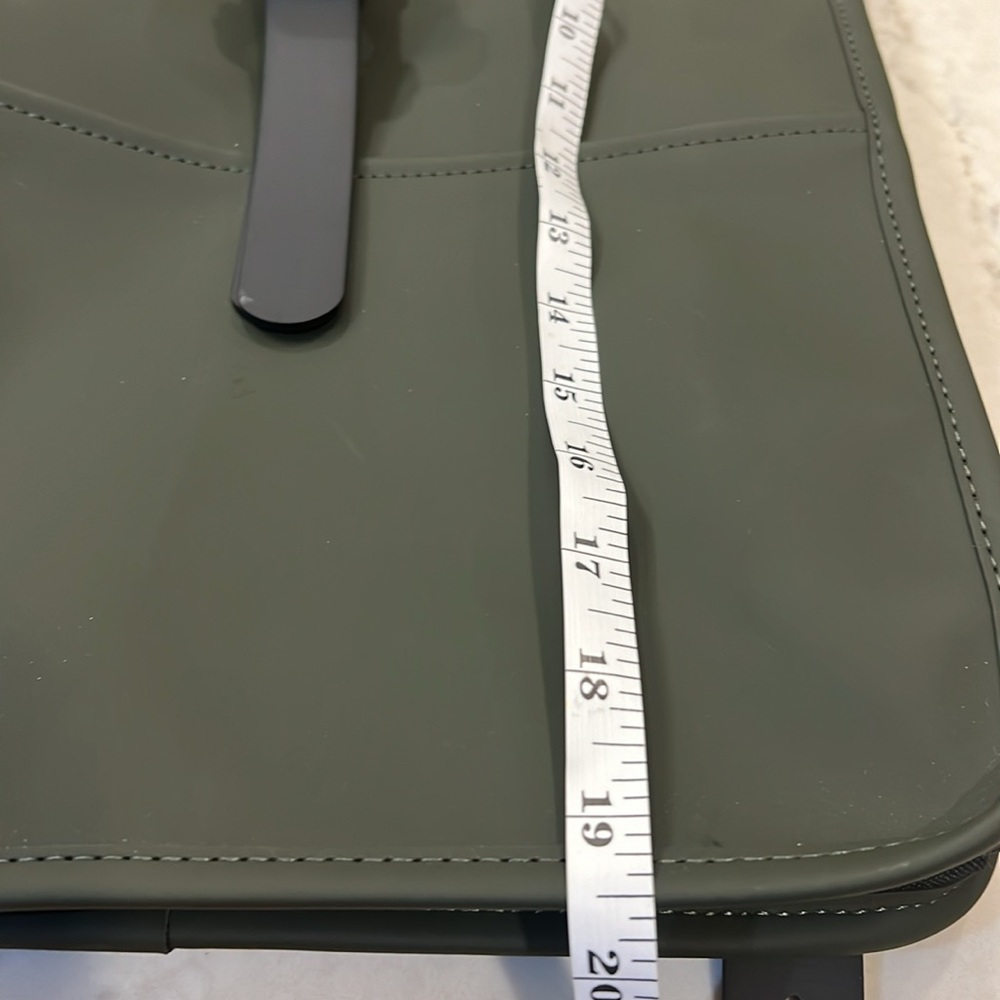 RAINS rubber effect backpack - Picture 5 of 11